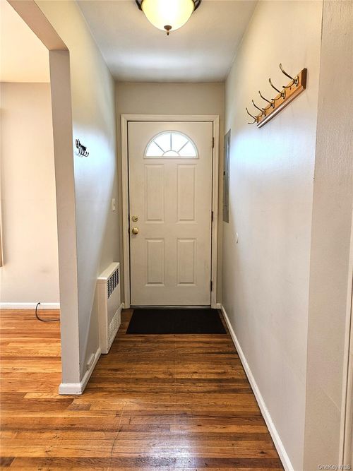 fl-1st-21 5th Ave, East Rockaway, NY, 11518-2009 | Card Image
