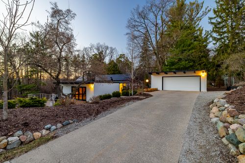 3087 Glazier Way, Ann Arbor, MI, 48105-2526 | Card Image