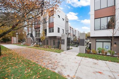 871 33 Rd Ave W, Condo with 1 bedrooms, 1 bathrooms and 1 parking in Vancouver BC | Image 3