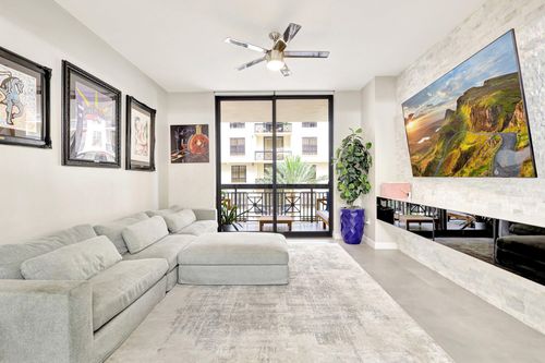unit-1018-801 S Olive Ave, West Palm Beach, FL, 33401-6168 | Card Image