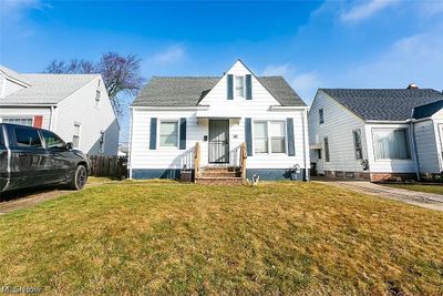 View of front of house featuring a front lawn | Image 1