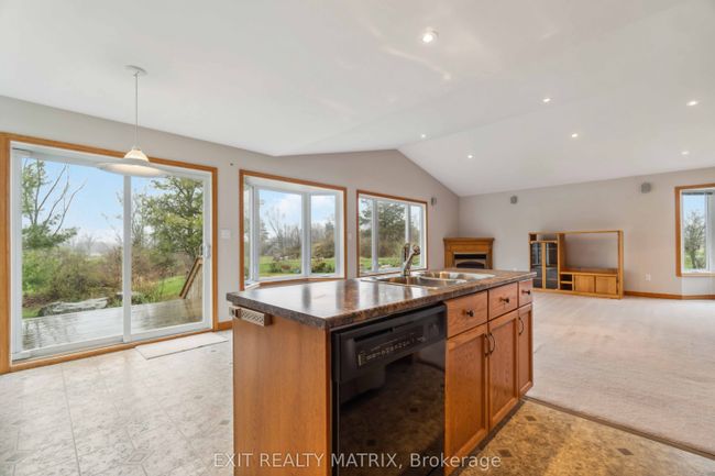 145 Garfield St, House other with 4 bedrooms, 3 bathrooms and 4 parking in Gananoque ON | Image 9
