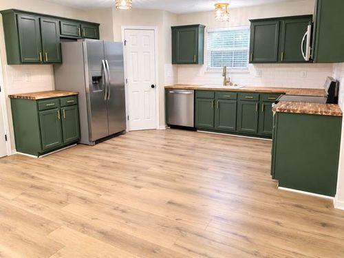 313 Ne Coldwater Creek Dr, Grain Valley, MO, 64029-9129 | Card Image