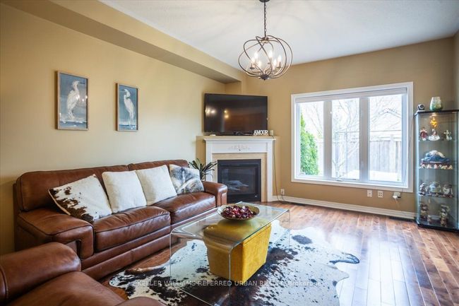 462 Reeves Way Blvd, House other with 4 bedrooms, 4 bathrooms and 3 parking in Stouffville ON | Image 6