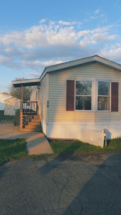 23 Cherokee Dr, McKean, PA, 16426-1366 | Card Image