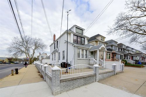 130 116th St, South Ozone Park, NY, 11420-2320 | Card Image