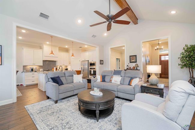 2834 Guinn Farms Rd, House other with 3 bedrooms, 2 bathrooms and null parking in Tyler TX | Image 6