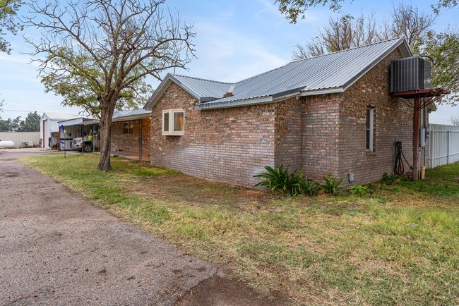 2507 Neill Rd, House other with 3 bedrooms, 2 bathrooms and 3 parking in Big Spring TX | Image 5