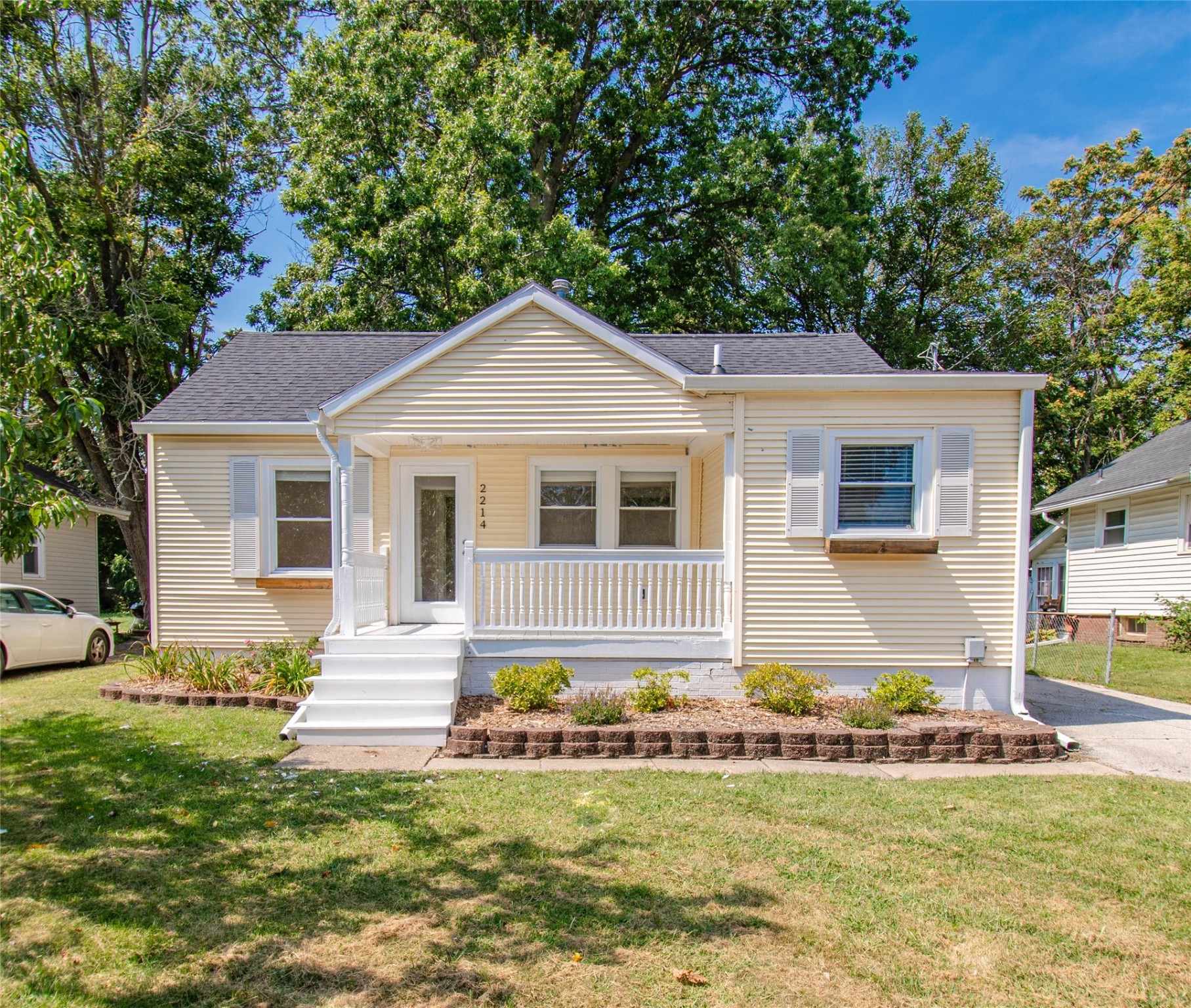 36th St, Des Moines, IA 50310