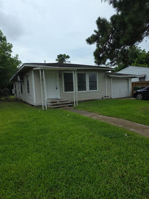 242 Bolden St, Houston, TX, 77029-4838 | Card Image