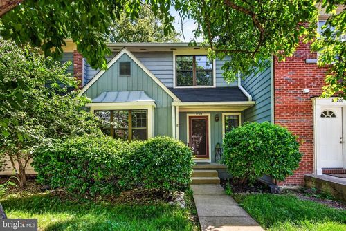 10205 Scarborough Commons Ct, BURKE, VA, 22015-2815 | Card Image