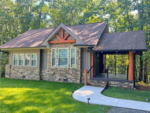 440 Old Railroad Grade Rd, Thurmond, NC, 28683-9406 | Card Image