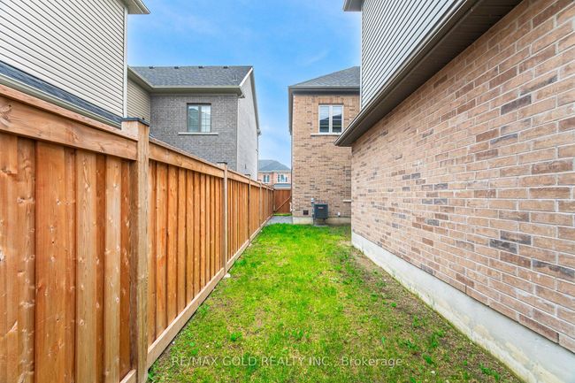 50 Block Rd, House attached with 4 bedrooms, 3 bathrooms and 1 parking in Brampton ON | Image 44