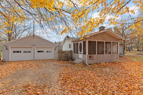 7291 Tucker Rd, Eaton Rapids, MI, 48827-9723 | Card Image