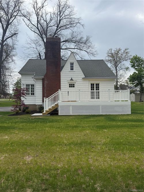 158 S Church St, Goshen, NY, 10924-2151 | Card Image