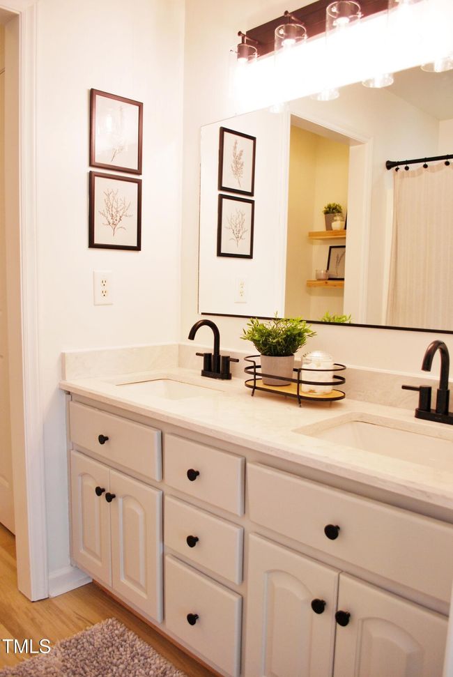 5 Master Bath | Image 5