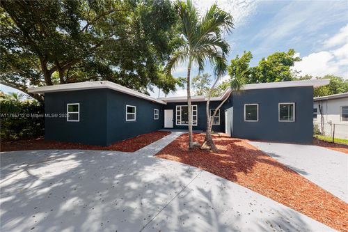 434 Nw 110th St, Miami, FL, 33168-3245 | Card Image
