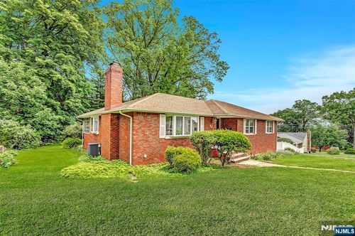 42 Cecilia Dr, Wayne, NJ, 07470-4605 | Card Image
