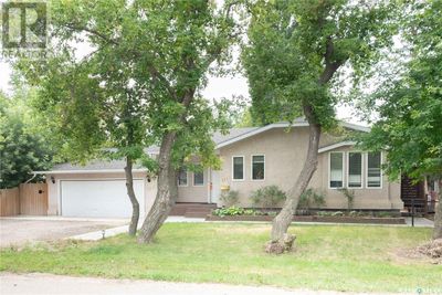 223 Nicoll Ave, House other with 3 bedrooms, 2 bathrooms and null parking in Regina Beach SK | Image 3