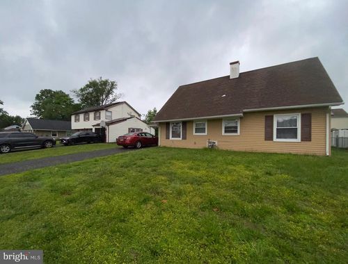 31 Pembrook Ln, Willingboro, NJ, 08046-2711 | Card Image