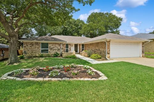 1605 Bedford Oaks Dr, Bedford, TX, 76021-3408 | Card Image