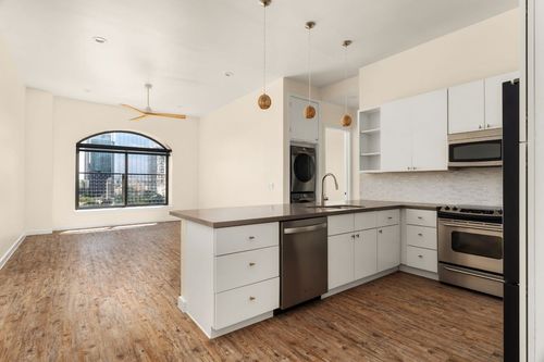 apt-806-507 Sabine St, Austin, TX, 78701-4185 | Card Image