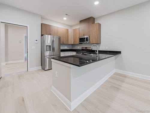 302-31480 Warren Rd, Westland, MI, 48185 | Card Image