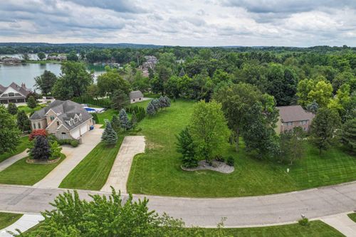 4299 Lake Farms Ct, Linden, MI, 48451-8965 | Card Image