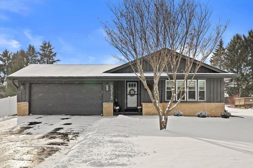 3315 98th Pl, Pleasant Prairie, WI, 53158-5702 | Card Image