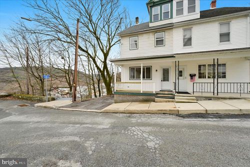 242 Van Gelder St, TAMAQUA, PA, 18252-1815 | Card Image