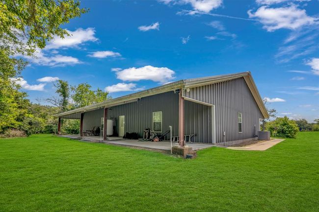 250 County Road 498, Home with 3 bedrooms, 2 bathrooms and 6 parking in Sweeny TX | Image 8