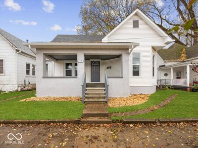 415 W Broadway Street, House other with 3 bedrooms, 1 bathrooms and null parking in Shelbyville IN | Image 2