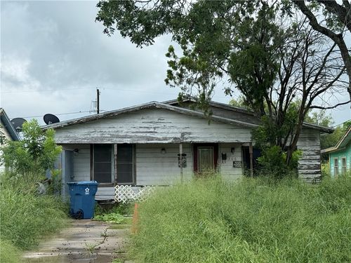 306 W 3rd St, Bishop, TX, 78343-2131 | Card Image