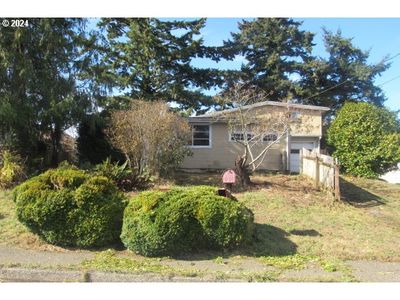 740 S Cammann St, House other with 4 bedrooms, 1 bathrooms and 1 parking in CoosBay OR | Image 1