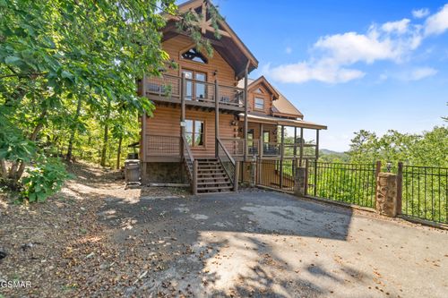 3064 Engle Town Rd, Sevierville, TN, 37862-7771 | Card Image