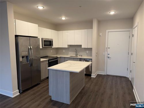 470 Main St, Fort Lee, NJ, 07024-2859 | Card Image