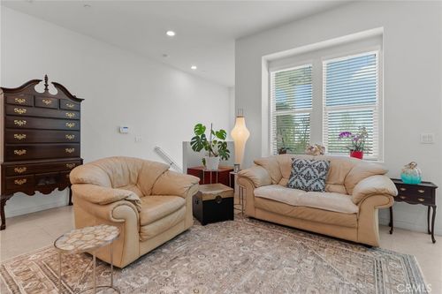 105 Plateau, Irvine, CA, 92618-1000 | Card Image