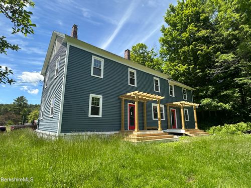 3 Apple St, Housatonic, MA, 01236-9756 | Card Image