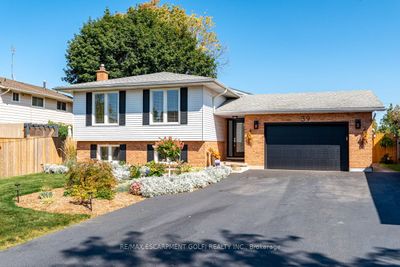 39 Westfield Dr, House other with 3 bedrooms, 2 bathrooms and 7 parking in Saint Catharines ON | Image 2