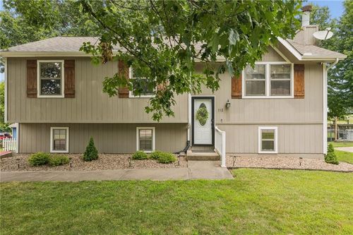 112 E Frank St, Kearney, MO, 64060-8600 | Card Image