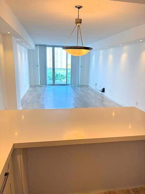 1224-19370 Collins Ave, Sunny Isles Beach, FL, 33160-2240 | Card Image