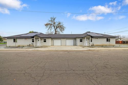 601 E 10th St, Hanford, CA, 93230-4046 | Card Image