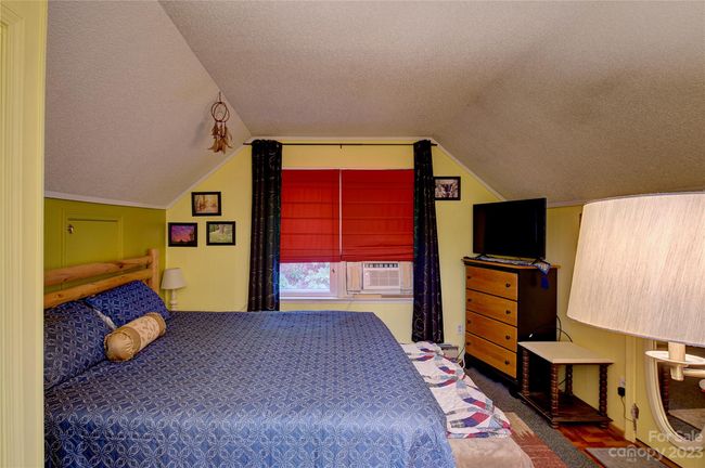 356 Hickory Hill Cir, House other with 3 bedrooms, 2 bathrooms and null parking in Spruce Pine NC | Image 16
