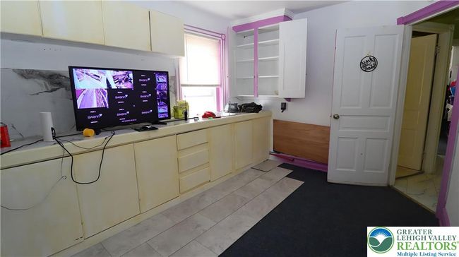 740 W Cedar St, Townhouse with 5 bedrooms, 2 bathrooms and null parking in Allentown PA | Image 15