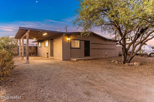 3755 E Garden St, Tucson, AZ, 85713-2455 | Card Image