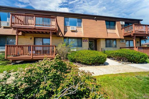 106 Richard Ct, Pomona, NY, 10970-2307 | Card Image