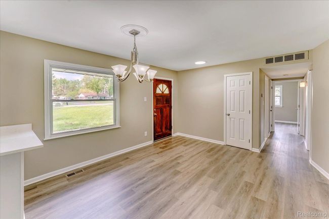 2365 Middlebelt Rd, House other with 4 bedrooms, 2 bathrooms and null parking in West Bloomfield MI | Image 10