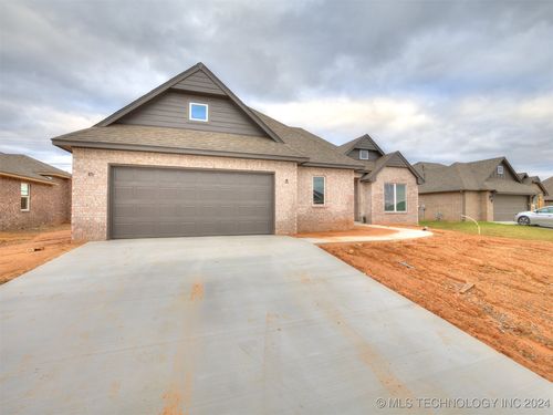 2919 S 8th Street, Broken Arrow, OK, 74012 | Card Image