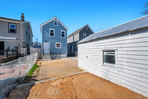 9127 Gold Rd, Ozone Park, NY, 11417-2416 | Card Image