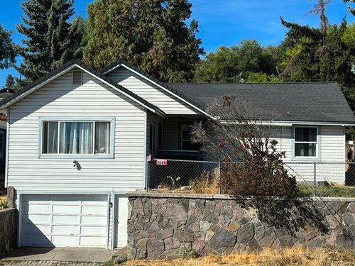 1039 N Alameda Avenue, Klamath Falls, OR, 97601 | Card Image